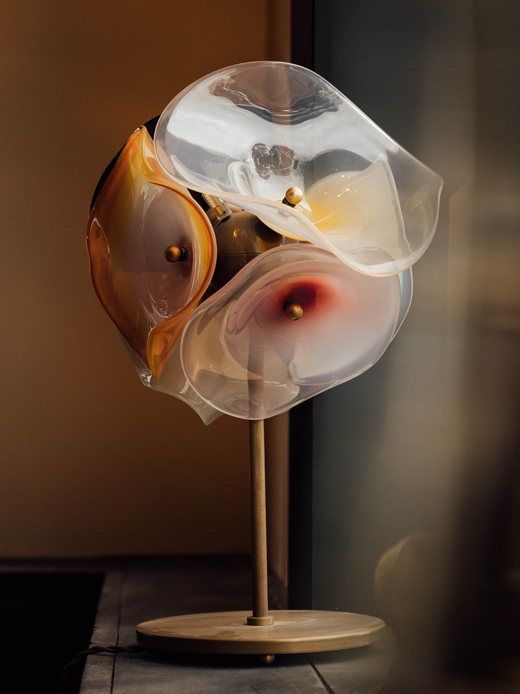 Petal Tabletop Lamp