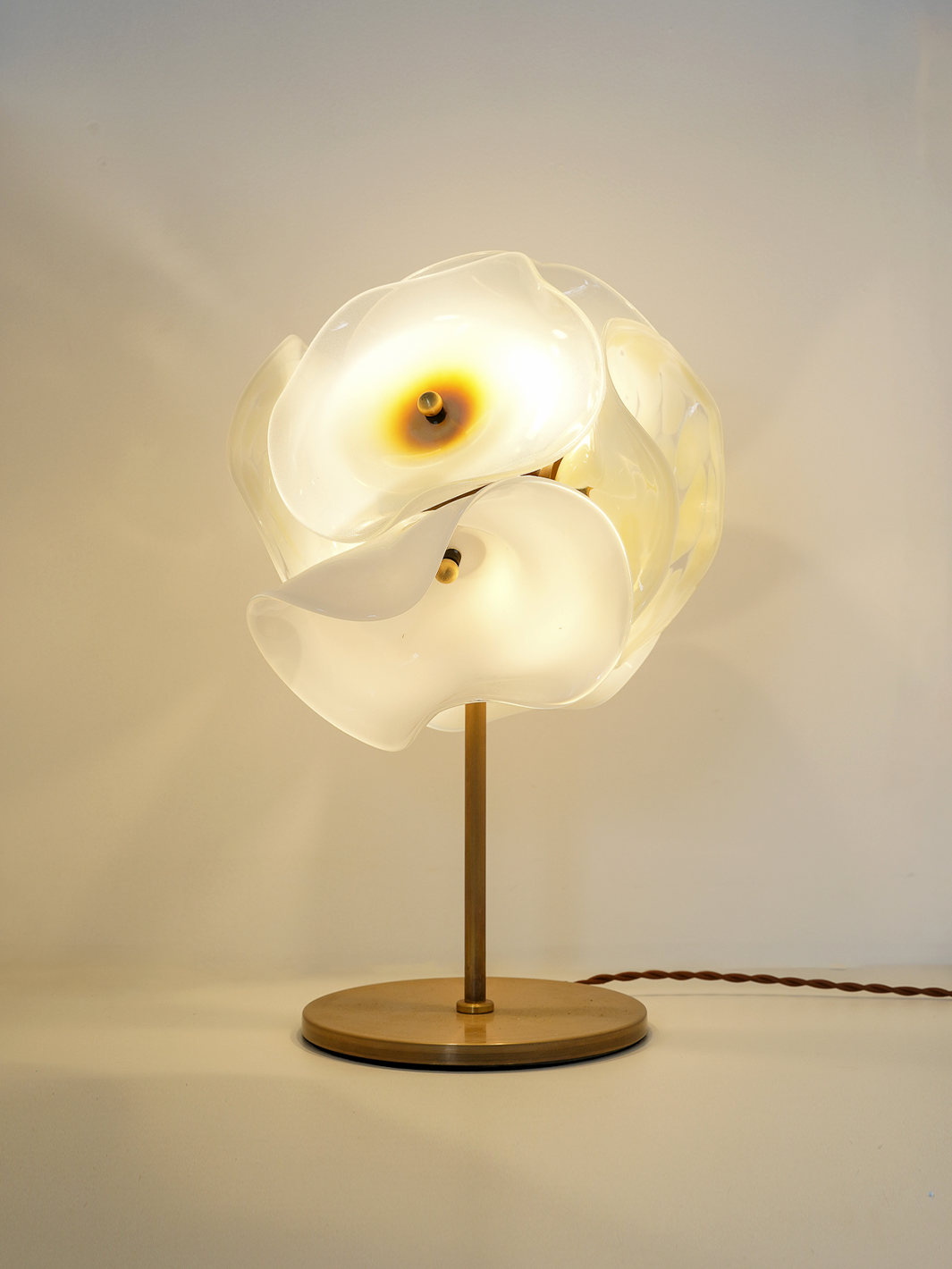 Petal Tabletop Lamp